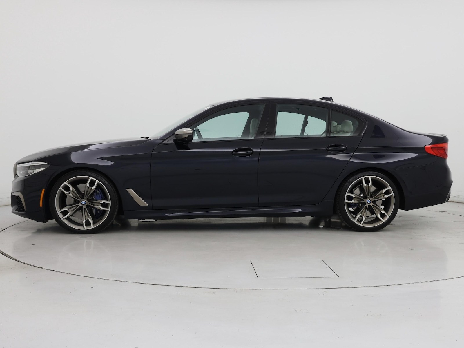 2019 BMW M550i xDrive Registry 001 side profile